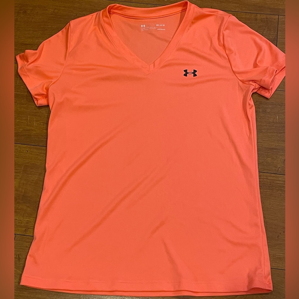 Women’s UA tech twist V-neck short sleeve